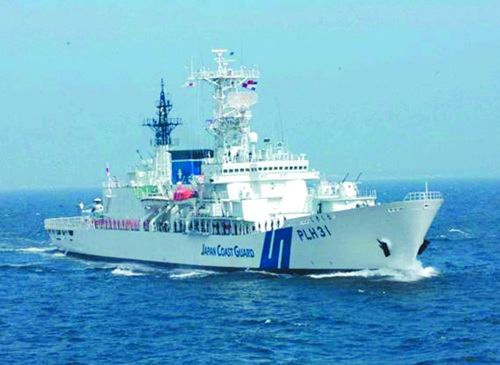 資料圖:參加演習(xí)的日本海上保安廳最大巡邏船“敷島”號(hào) 資料圖:參加演習(xí)的日本海上保安廳最大巡邏船“敷島”號(hào)