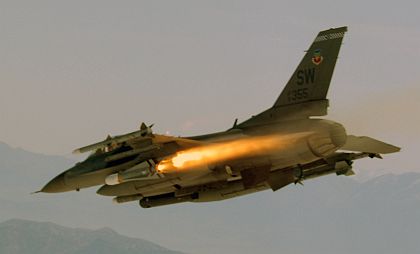F-16��(zh��n)���C�l(f��)��AGM-65�Ռ��،�(d��o)�����Y�ψD��
