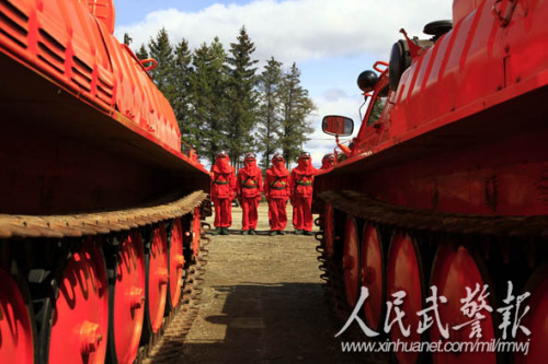 �ٱ��ڿ�ǰ�v�����M(j��n)�����(du��)���DƬ��Դ�������侯��(b��o)