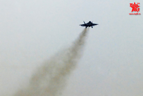 資料圖:殲31戰(zhàn)機(jī)成功試飛 資料圖:殲31戰(zhàn)機(jī)成功試飛