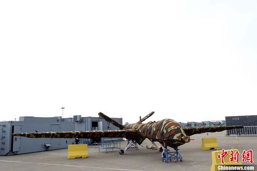 ����ǰ�Ɍ��麣��չ��չ��ģ�͵������o(w��)�˙C(j��)���ڽ��꺽չ���Ԍ�(sh��)�չ��11��8����ԓ�C(j��)�ѽ�(j��ng)�M�b�ꮅͣ����չƺ����ԓ��o(w��)�˙C(j��)���к����I(y��)���³ɶ��w�C(j��)�O(sh��)Ӌ(j��)�о���������ԓ�C(j��)�b��һ�_(t��i)100�R�������l(f��)��(d��ng)�C(j��)���߂�ȫ����ƽ݆ʽ�𽵺��w��������������w�����_(d��)1100����������m(x��)���r(sh��)�g��20��(g��)С�r(sh��)���ɔy�����N�ɲ�����������/�y(c��)������ӌ�(du��)���O(sh��)�估С�Ϳյش���������Ɉ�(zh��)�бO(ji��n)ҕ���ɲ鼰��(du��)�ع����΄�(w��)���΄�(w��)��Ҳ�����ھS��(w��n)��������߅��Ѳ߉����犷� �z �DƬ��(l��i)Դ��CFPҕ�X(ju��)�Ї�(gu��) 