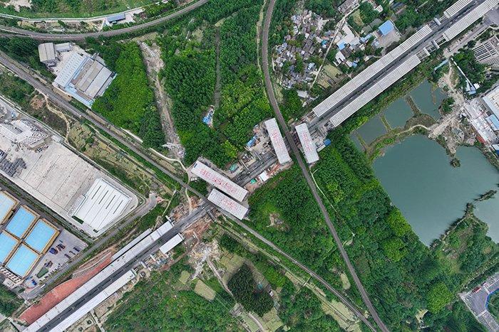 總重7.6萬(wàn)噸！4座高速公路橋梁同步完成轉(zhuǎn)體