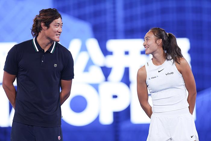 鄭欽文、張之臻現(xiàn)身中網(wǎng)開幕式