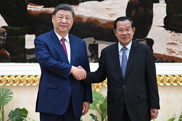 習(xí)近平會(huì)見(jiàn)柬埔寨人民黨主席、參議院主席洪森