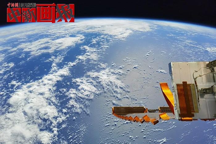 中國(guó)航天日 航天員“拍了拍”你
