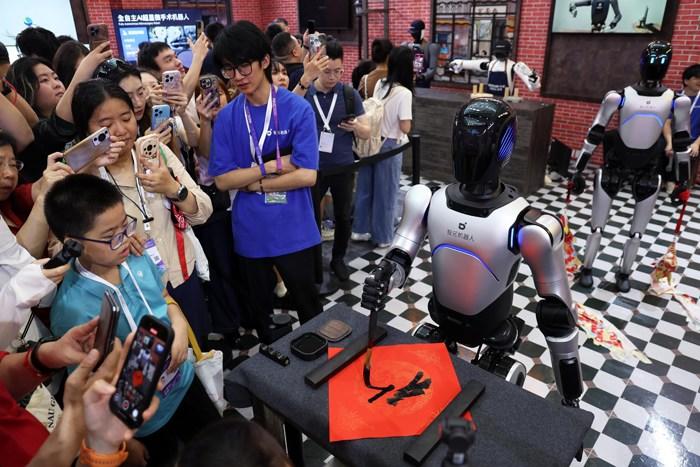 2025世界人工智能大會(huì)開(kāi)幕 規(guī)模創(chuàng)歷屆之最