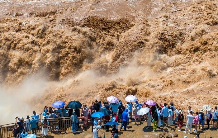 山西吉縣：黃河壺口瀑布?jí)衙酪蛠?lái)