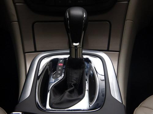 馬自達(dá)6睿翼PK新君威