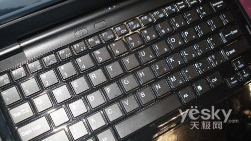 酷炫中國(guó)風(fēng) 新藍(lán)11寸上網(wǎng)本S11A廣州到貨