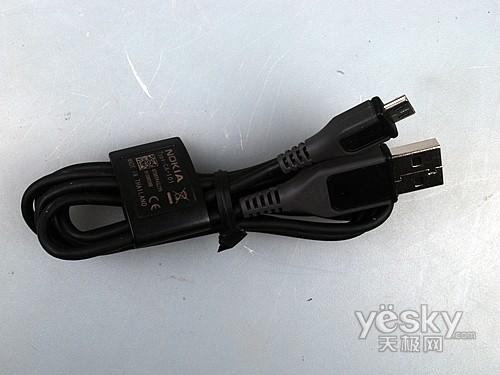 800萬像素拍照旗艦 白色諾基亞N86開箱圖賞