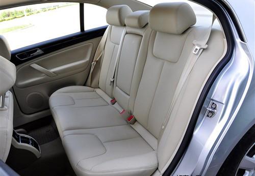 要面子也要空間 6款低價位中型車推薦