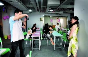 千萬富豪相親派對吸引1500多名女性報名(組圖)