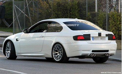 明年1月發(fā)布 寶馬M3改款新車路試曝光 汽車之家 明年1月發(fā)布 寶馬M3改款新車路試曝光 汽車之家