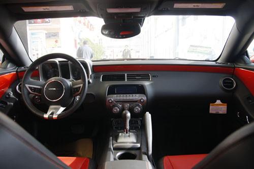 “大黃蜂”換裝 實(shí)拍紅色雪佛蘭Camaro