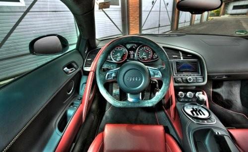 彗星撞地球 奧迪R8單挑法拉利Scuderia