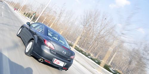 動力足夠/油耗經(jīng)濟(jì) 深度測試馬自達(dá)睿翼