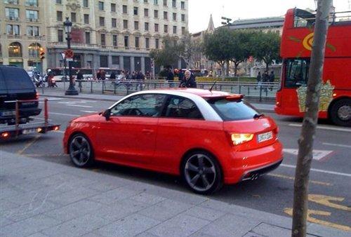 奧迪A1實車現(xiàn)身 將推出4款不同版本車型 汽車之家 奧迪A1實車現(xiàn)身 將推出4款不同版本車型 汽車之家