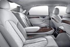 豪華車(chē)的準(zhǔn)則 海外試駕2011款?yuàn)W迪A8