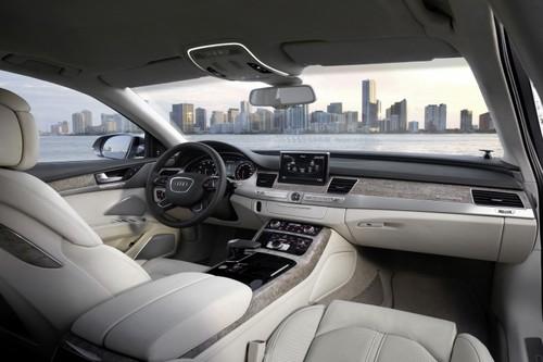 豪華車(chē)的準(zhǔn)則 海外試駕2011款?yuàn)W迪A8