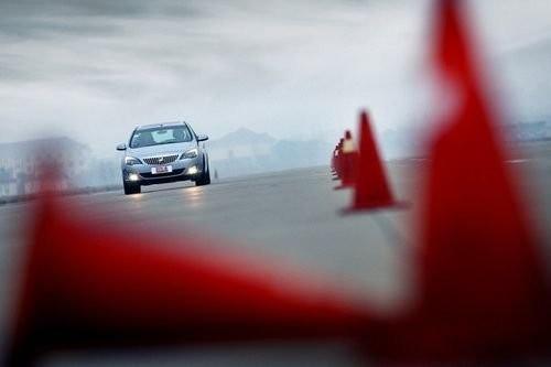 運(yùn)動真豪杰 測試上海通用別克英朗XT