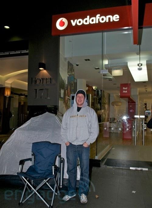 就是他?全球第一個擁有3G iPhone的人