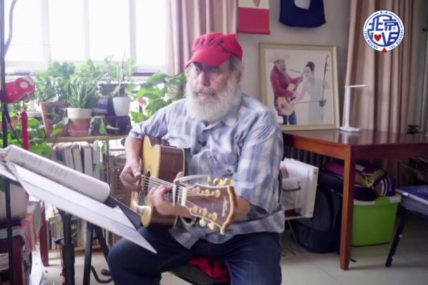 自彈自唱，我把中國(guó)唱給你聽