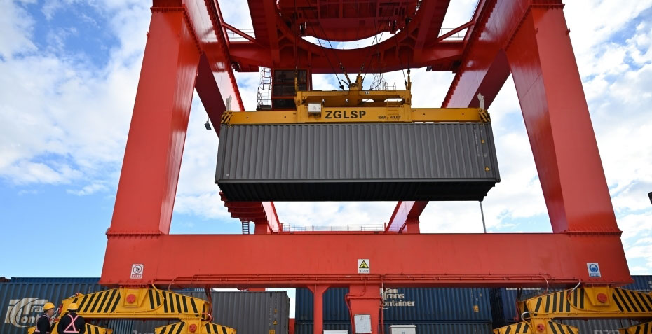 蓬勃十年：貿(mào)易暢通連萬里，鋪就繁榮“高速路”