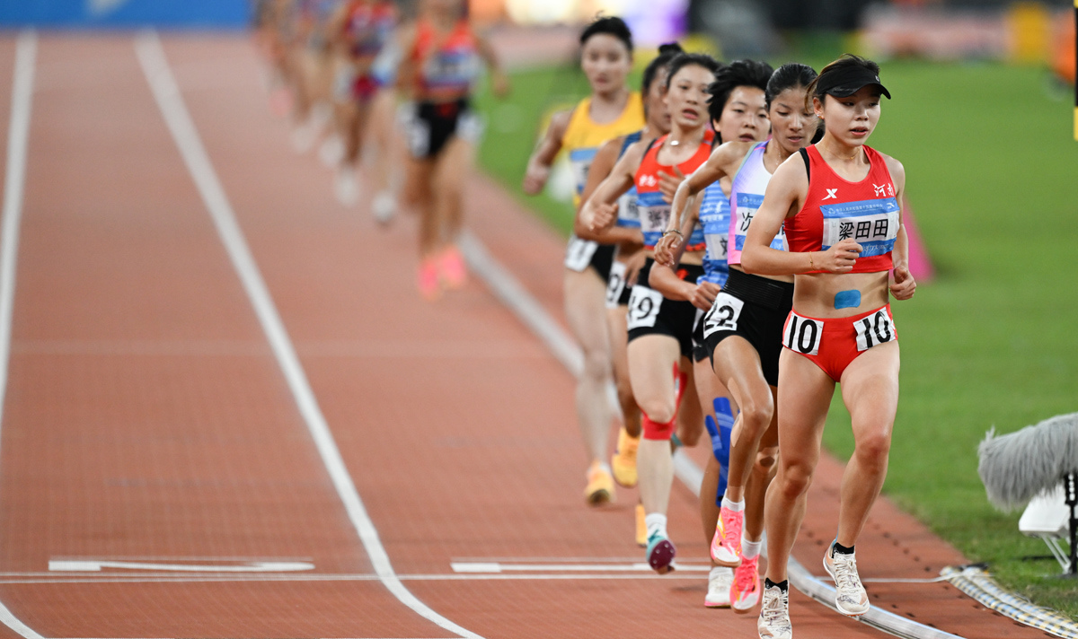 全運(yùn)會(huì)田徑女子10000米決賽 梁田田奪冠