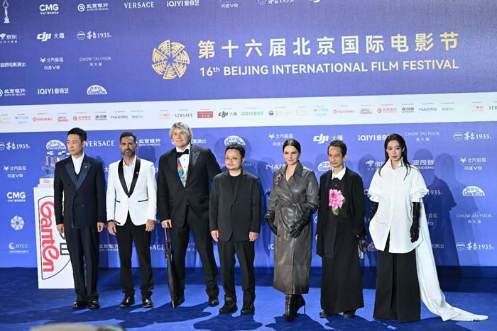 第十六屆北京國(guó)際電影節(jié)開幕入場(chǎng)儀式舉行