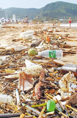 臺(tái)灣6.3級(jí)強(qiáng)震4秒逃命萬(wàn)里翡翠灣成垃圾海灘